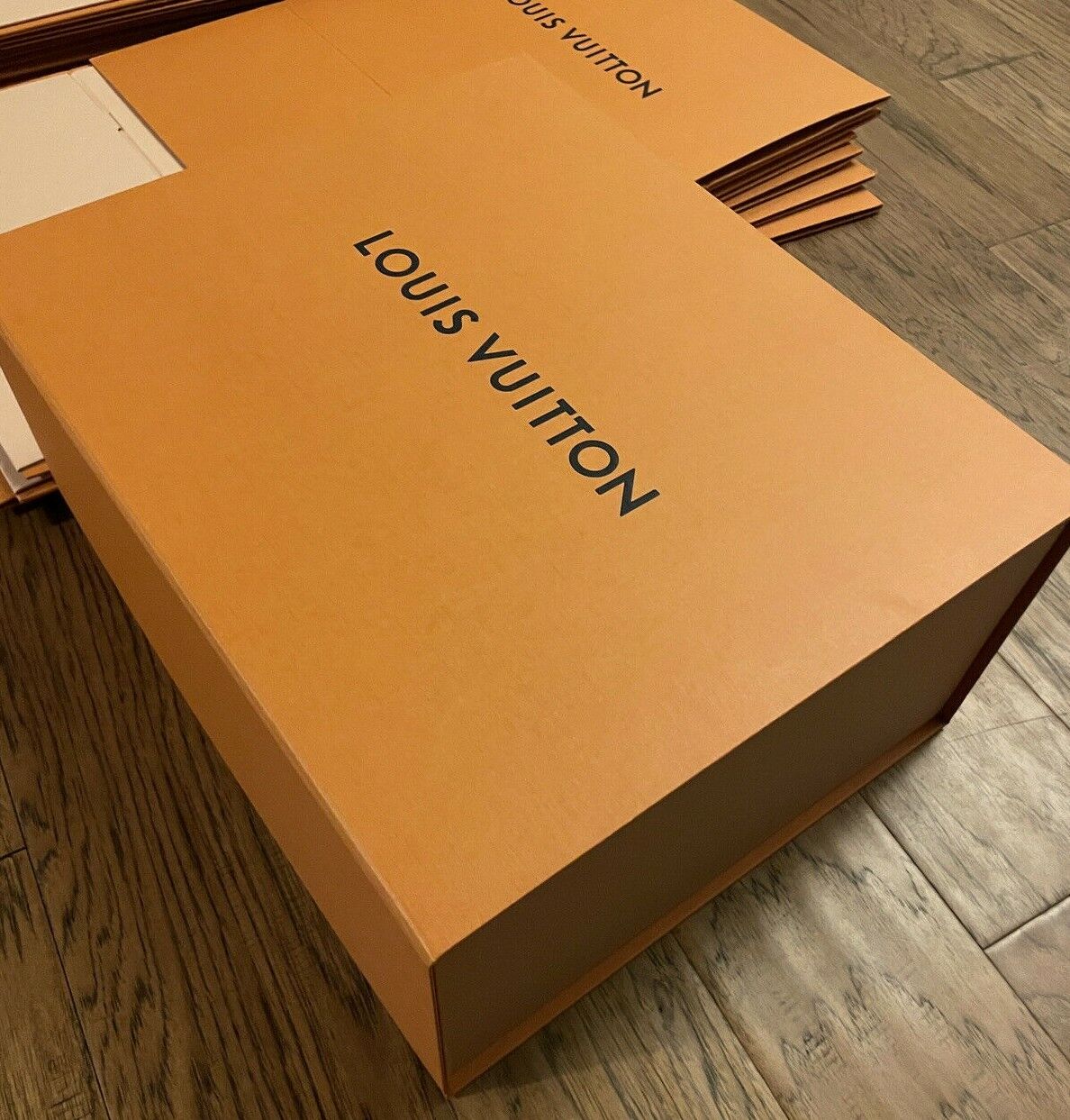LV Магнитная коробка